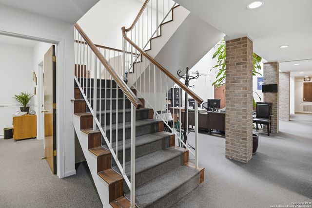 113 W Gonzales, Seguin, TX 78155