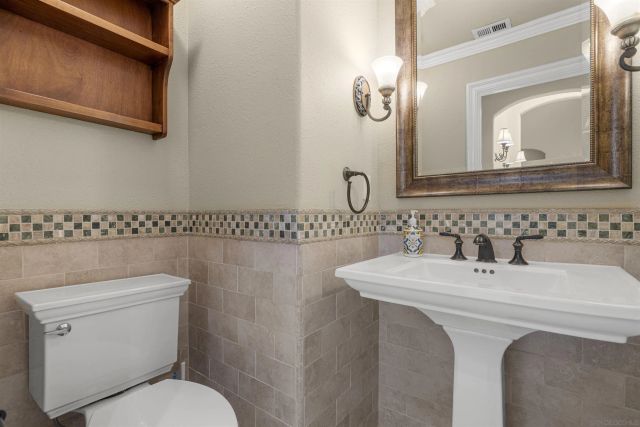 1315 Macadamia Drive, Fallbrook, CA 92028