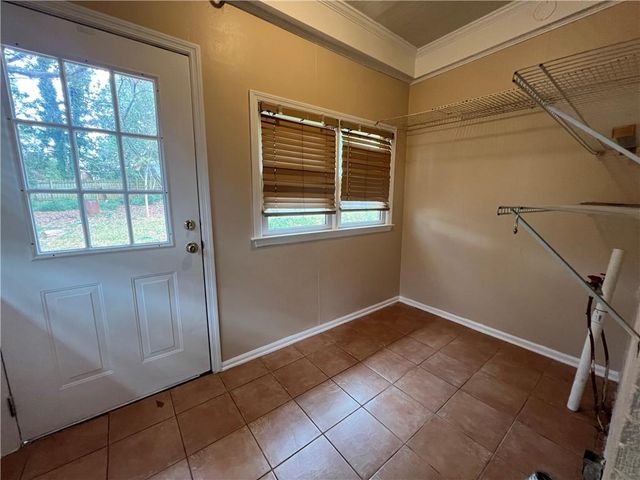 5 G Avenue, Gainesville, GA 30504