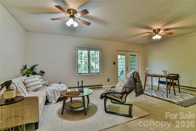63 Hollybrook Drive, Asheville, NC 28803