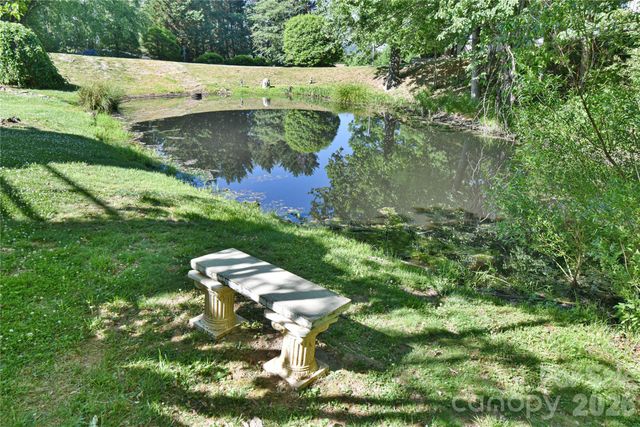 63 Hollybrook Drive, Asheville, NC 28803