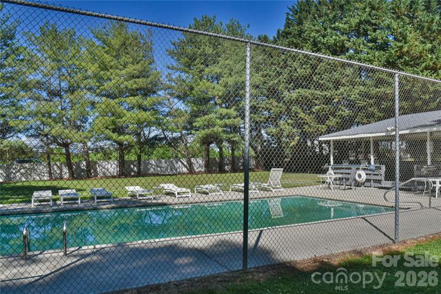 63 Hollybrook Drive, Asheville, NC 28803