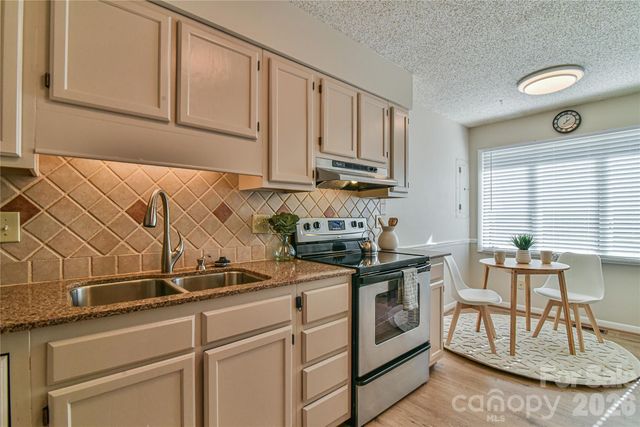 63 Hollybrook Drive, Asheville, NC 28803