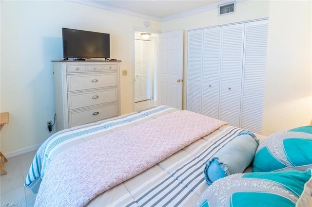 774 Wiggins Lake DR 106, Naples, FL 34110
