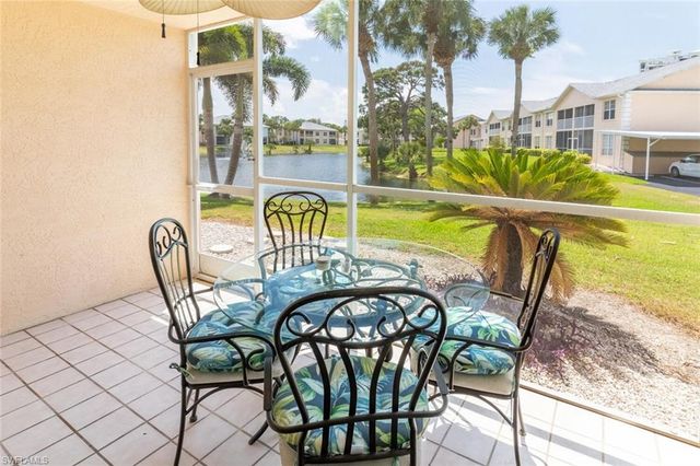774 Wiggins Lake DR 106, Naples, FL 34110