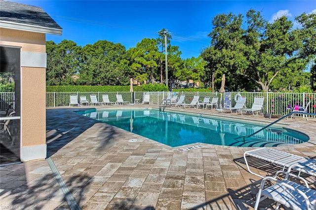 774 Wiggins Lake DR 106, Naples, FL 34110