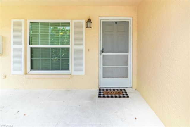 774 Wiggins Lake DR 106, Naples, FL 34110