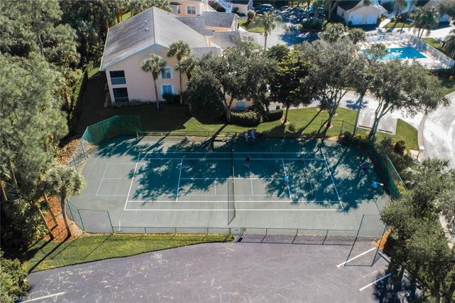 774 Wiggins Lake DR 106, Naples, FL 34110