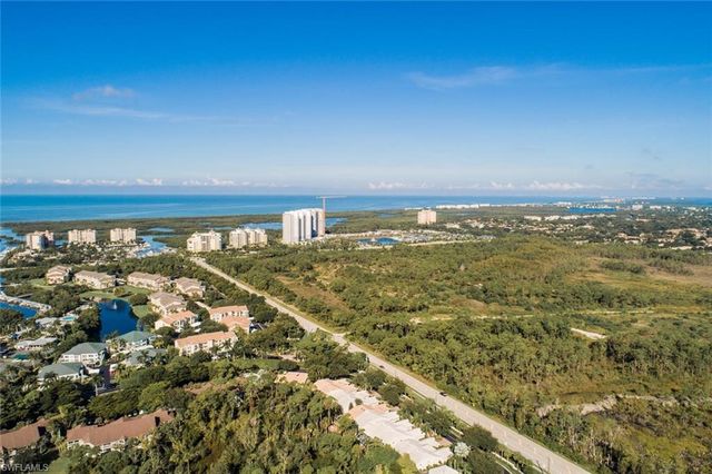 774 Wiggins Lake DR 106, Naples, FL 34110