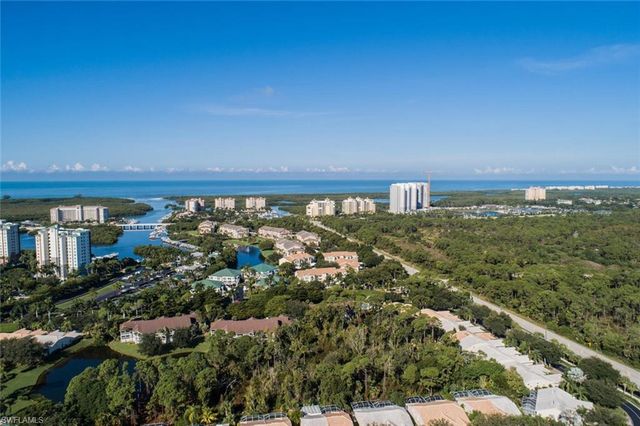 774 Wiggins Lake DR 106, Naples, FL 34110