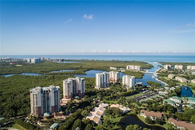 774 Wiggins Lake DR 106, Naples, FL 34110