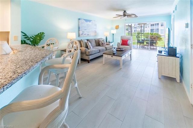 774 Wiggins Lake DR 106, Naples, FL 34110