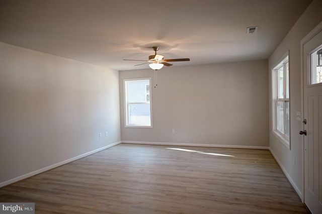 86 WOODBINE DR, Colonial Beach, VA 22443