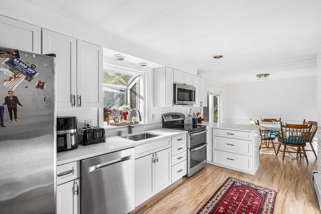 14 Francine Rd, Framingham, MA 01701