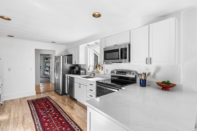14 Francine Rd, Framingham, MA 01701
