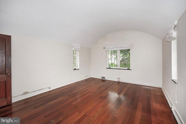 556 SAINT DAVIDS AVE, Wayne, PA 19087