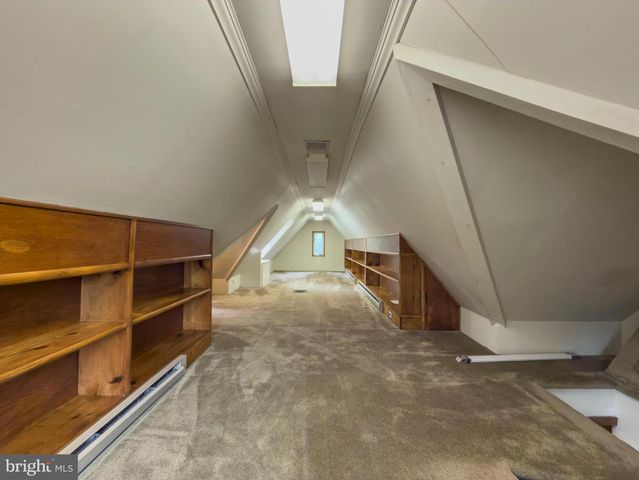 556 SAINT DAVIDS AVE, Wayne, PA 19087