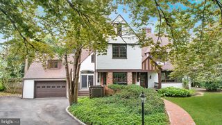 556 SAINT DAVIDS AVE, Wayne, PA 19087