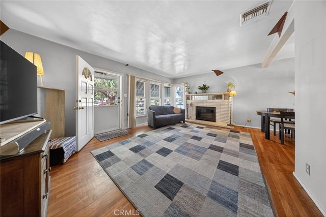 1910 N Rose Street, Burbank, CA 91505