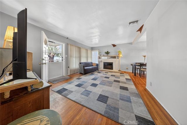 1910 N Rose Street, Burbank, CA 91505