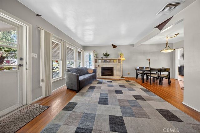 1910 N Rose Street, Burbank, CA 91505