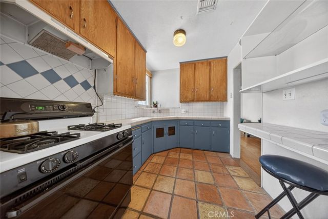 1910 N Rose Street, Burbank, CA 91505