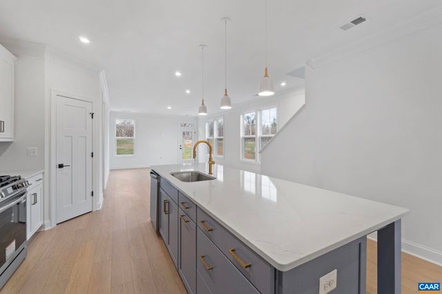 321 SPRINGDALE RD, Waynesboro, VA 22980