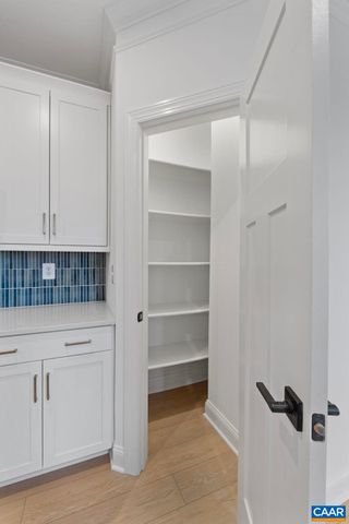 321 SPRINGDALE RD, Waynesboro, VA 22980