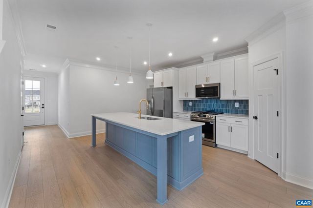 321 SPRINGDALE RD, Waynesboro, VA 22980