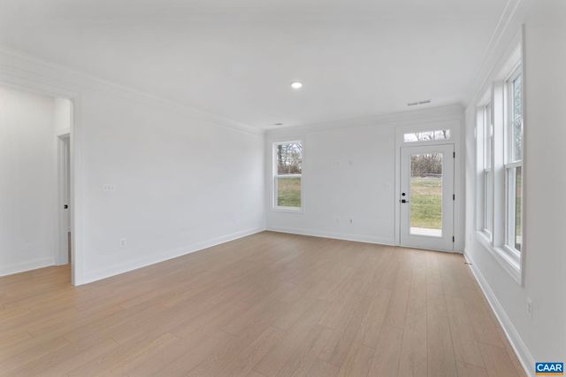 321 SPRINGDALE RD, Waynesboro, VA 22980