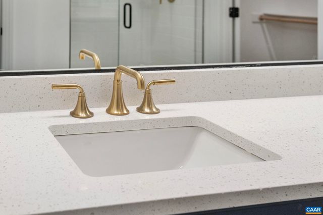 321 SPRINGDALE RD, Waynesboro, VA 22980