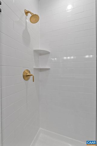 321 SPRINGDALE RD, Waynesboro, VA 22980