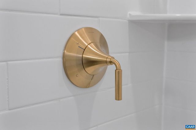 321 SPRINGDALE RD, Waynesboro, VA 22980