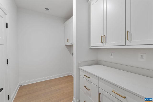 321 SPRINGDALE RD, Waynesboro, VA 22980