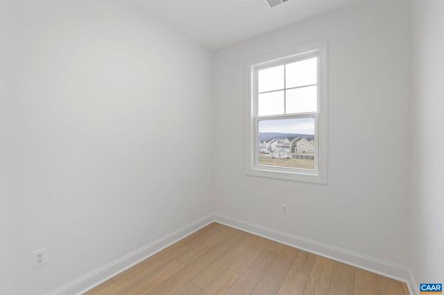 321 SPRINGDALE RD, Waynesboro, VA 22980