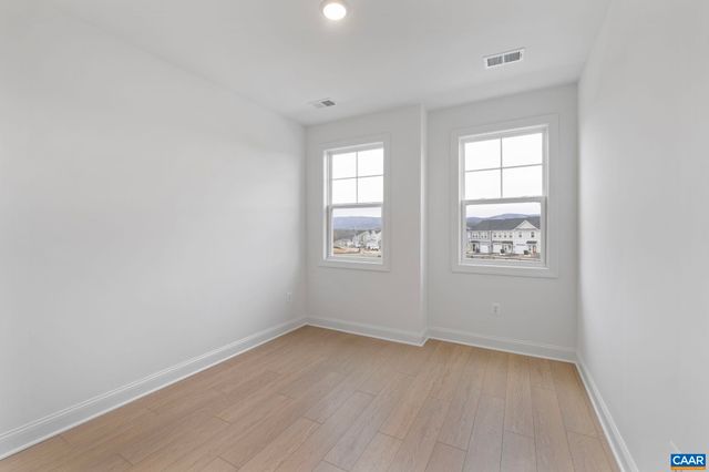 321 SPRINGDALE RD, Waynesboro, VA 22980