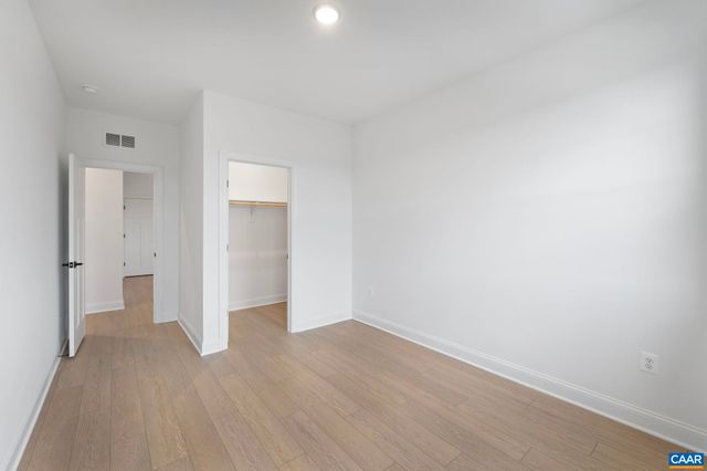 321 SPRINGDALE RD, Waynesboro, VA 22980