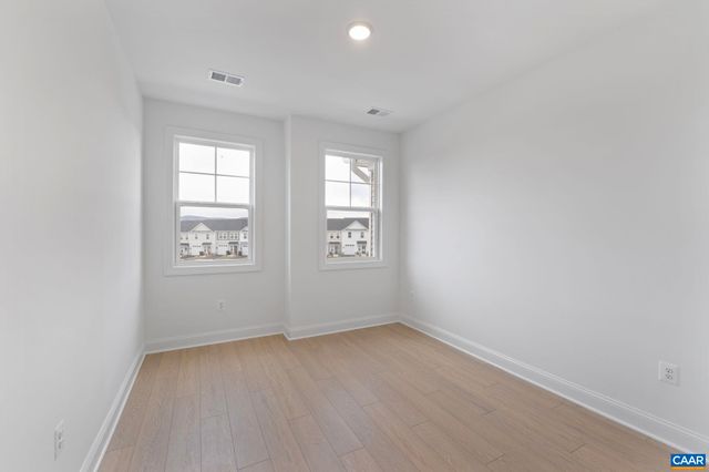 321 SPRINGDALE RD, Waynesboro, VA 22980