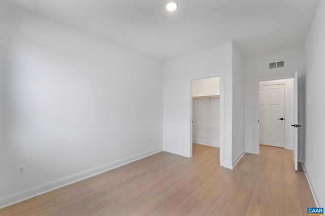 321 SPRINGDALE RD, Waynesboro, VA 22980