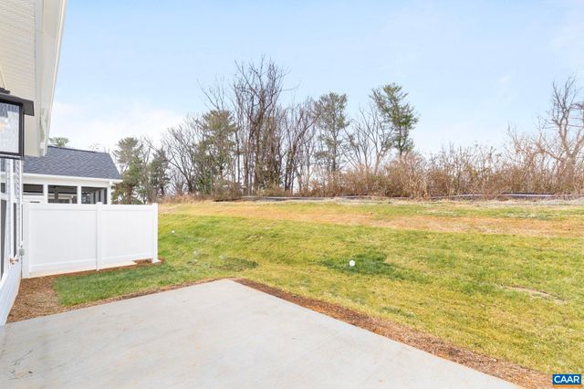 321 SPRINGDALE RD, Waynesboro, VA 22980