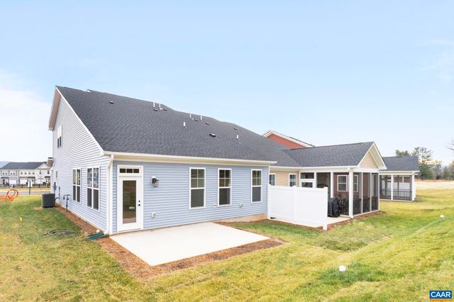 321 SPRINGDALE RD, Waynesboro, VA 22980