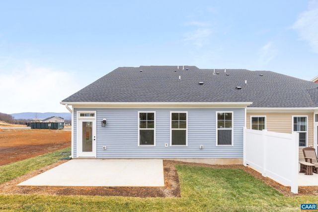 321 SPRINGDALE RD, Waynesboro, VA 22980