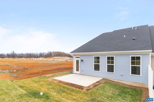 321 SPRINGDALE RD, Waynesboro, VA 22980