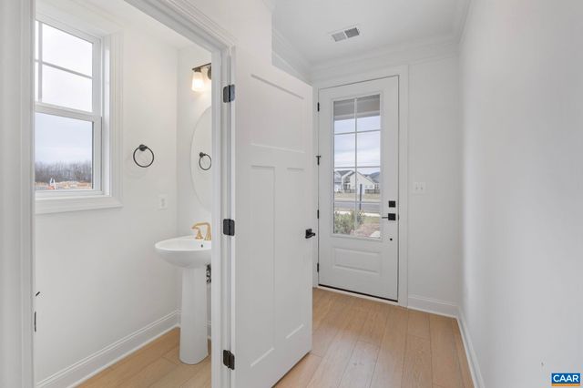 321 SPRINGDALE RD, Waynesboro, VA 22980