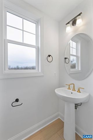 321 SPRINGDALE RD, Waynesboro, VA 22980