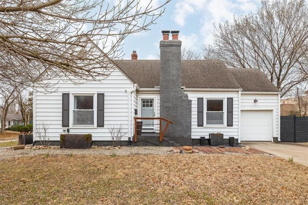 1701 Alabama Street, Lawrence, KS 66044