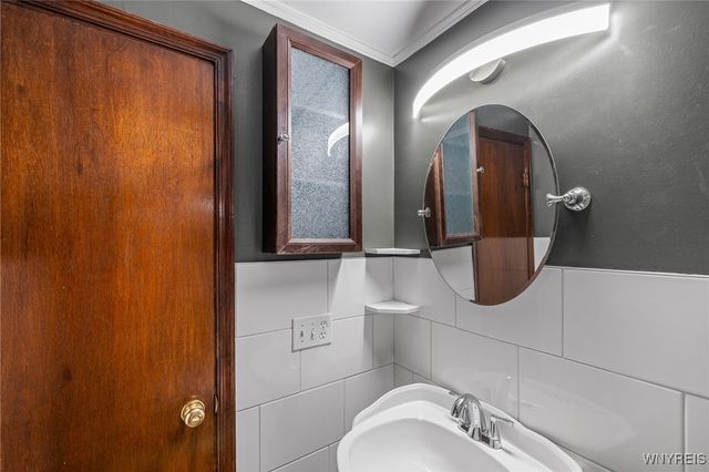 1158 Indian Church Road 7, West Seneca, NY 14224