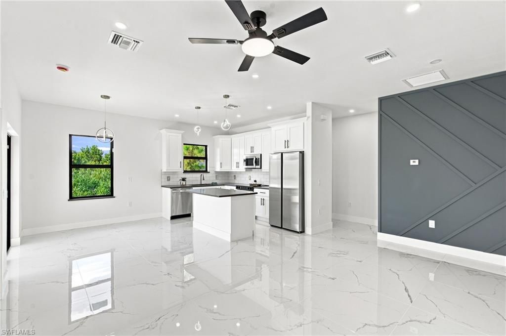 2818 13th ST SW, LEHIGH ACRES, FL 33976 — photo 2