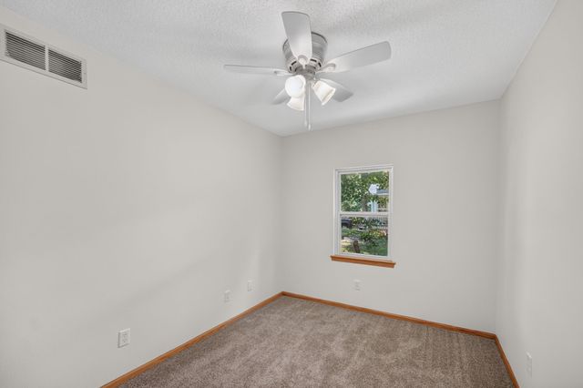 1405 E 37th Street, Des Moines, IA 50317