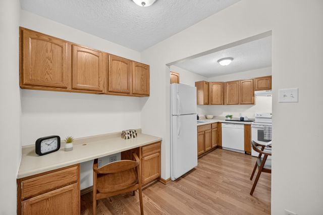 1405 E 37th Street, Des Moines, IA 50317